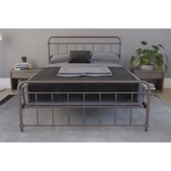 Waldorf Metal Bed - Room & Joy -Room & Joy GUEST 28eab4f8 5057 4eab bbe6 051e76e01472